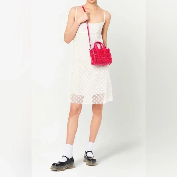 Marc Jacobs
The Shiny Crinkle Crossbody Tote bag - Picture 3 of 9